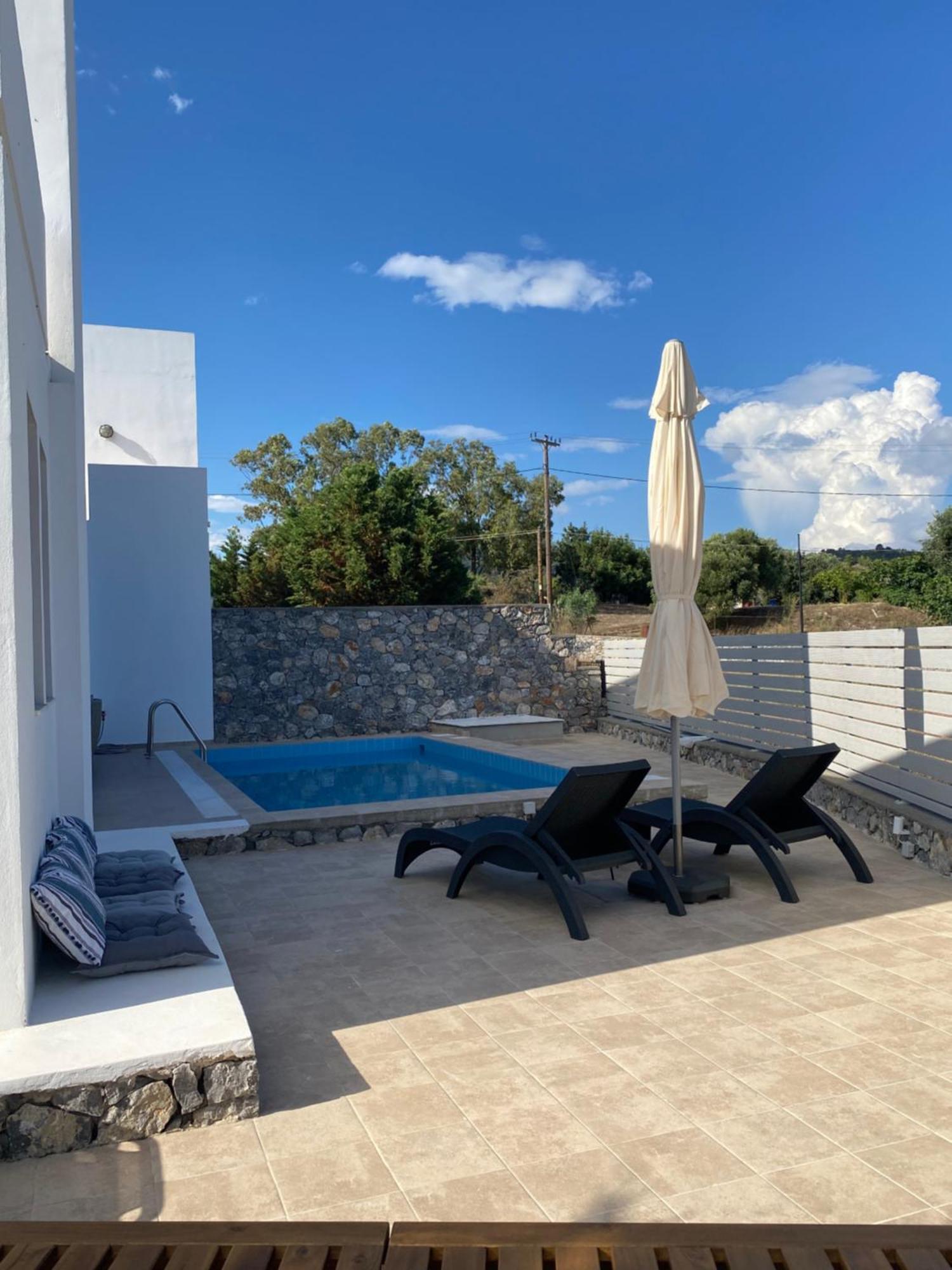 Casa Christiana, * Lardos